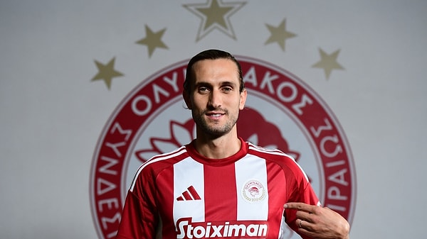 Uzun süre kulüpsüz kalan Yusuf Yazıcı üç hafta önce Olympiakos ile anlaşmaya varmıştı.