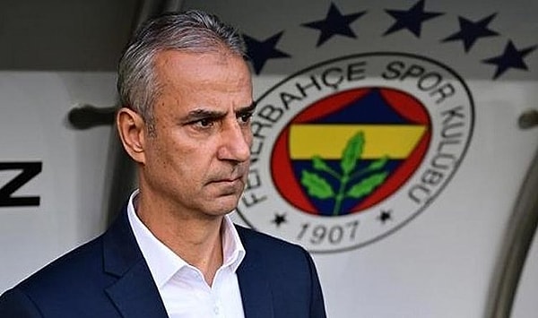 Geçtiğimiz sezon Galatasaray'la kıyasıya bir mücadeleye giren Fenerbahçe 99 puan toplamasına rağmen şampiyon olamamıştı.