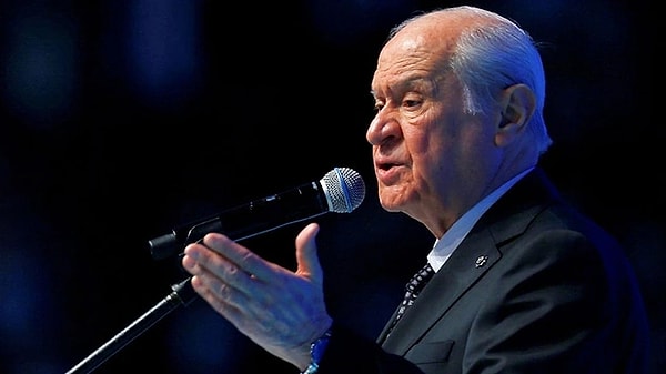 MHP Genel Başkanı Devlet Bahçeli, Abdullah Öcalan'ın Meclise davet etmişti. Hemen bu açıklama sonrası  sosyal medya hesabından paylaşımda bulunan DEM Parti milletvekili ve Abdullah Öcalan'ın yeğeni Ömer Öcalan, İmralı'ya gidip Abdullah Öcalan ile görüştüğünü açıklamıştı. Bu olay siyasetçiler arasında gerginliğe neden oldu.