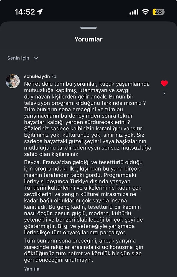 Ablası Şule Aydın'ın Beyza'ya yaptığı yorumdaki söylemleri gündeme bomba gibi düştü. Beyza'nın tesettürü ve yurt dışından geldiği için tepki çektiğini belirten ablası, "Eğitiminiz yok, kültürünüz yok, sınırınız yok" dedi.