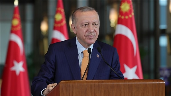 “Erdoğan’ı düşman ülkelerin cinleri ve büyülerinden korumak için Saray’a bağlı çalışıyorum.”