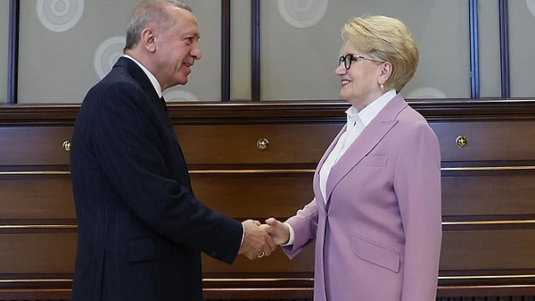 Cumhurbaşkanı Recep Tayyip Erdoğan’ın, Eski İYİ Parti Genel Başkanı Meral Akşener’e yönelik açtığı toplam 7 davadan vazgeçtiği açıklandı.