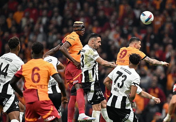 Galatasaray, Beşiktaş'ı 2-1'le geçmişti.