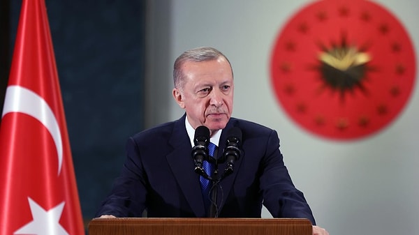 Dilekçede," Cumhurbaşkanı Erdoğan'ın terör örgütleriyle mücadelesinin herkesçe malum olduğu, Özel tarafından yapılan benzetmelerin Cumhurbaşkanlığı makamını, Türkiye Cumhuriyeti'nin saygınlığını zedelediği" belirtildi.