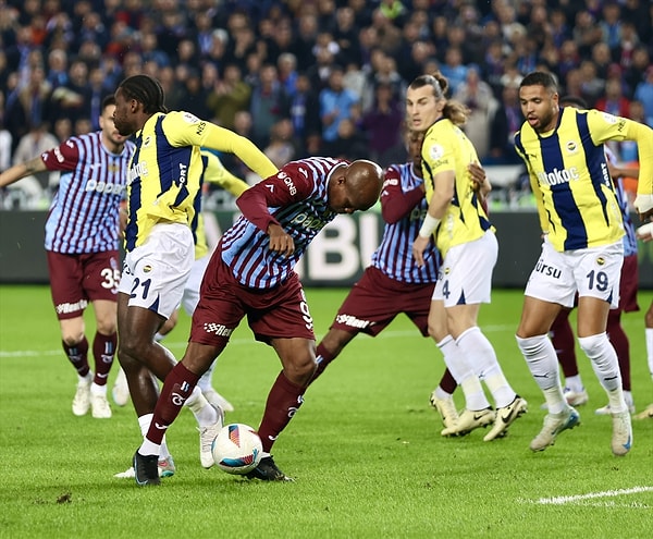 Mourinho, "Sahada genç bir hakem vardı ama asıl hakem VAR odasındaydı, Atilla Karaoğlan görünmeyen biri olarak maçın adamı oldu. Maçın adamı Atilla Karaoğlan" dedi.