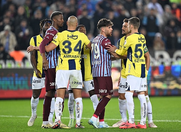 Trabzonspor-Fenerbahçe maçına dair tartışmalar kesintisiz sürerken bu tartışmalara Cumhurbaşkanı Başdanışmanlarından Mehmet Uçum ve Oktay Saral da bu kervana katıldı.