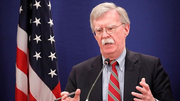 Öte yandan, Donald Trump başkanlığı sırasında ABD Ulusal Güvenlik Danışmanı John Bolton, Trump’ın seçimleri etkilemek için erken zafer ilan edeceğini söyledi.