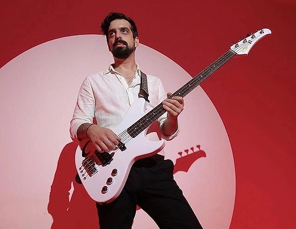 7. Yüzyüzeyken Konuşuruz'un gitaristi Can Tunaboylu'nun sevgilisini darp ettiği iddia edilmişti. ODA TV'nin haberine göre ünlü gitaristin davasında karar verildi.