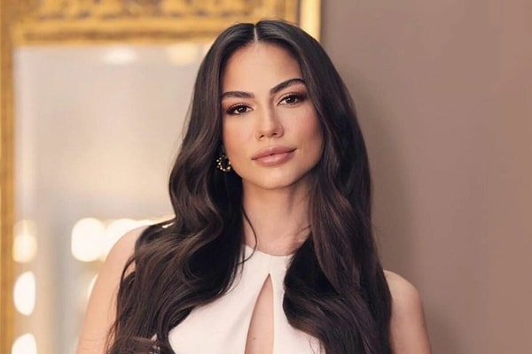 Tebriklerrrr bildin! Demet Özdemir'in takipçi sayısı 16,4 milyon 🥳