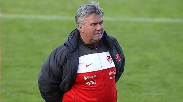 1993'ün ardından ilk yabancı isim 2011 yılında Guus Hiddink oldu. Hiddink, bir türlü uyum sağlayamayarak, kontratındaki ilginç maddelerle gündem oldu ve pek de bir başarı sağlayamadan ayrıldı.