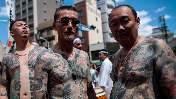 Yani anlayacağınız günümüz Japonya'sında dövme = Yakuza. Açıkçası dövmenin Japon tarihindeki yerini öğrenince korkmalarına hak vermedik değil!