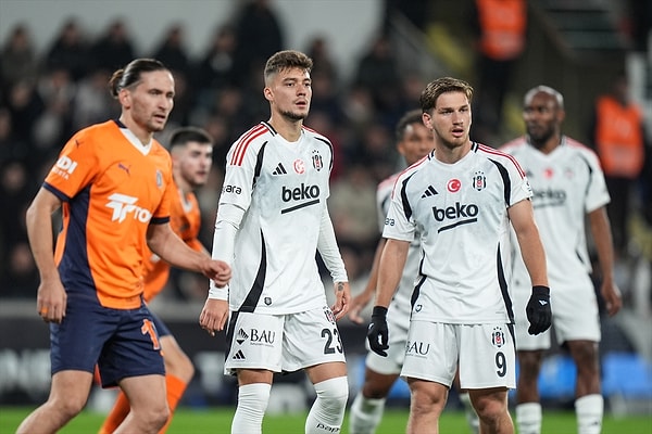 Beşiktaş, Fatih Terim Stadyumu'nda Başakşehir'e konuk oldu. Galibiyet parolası ile çıkan Beşiktaş bu hafta da Başakşehir'e takıldı.