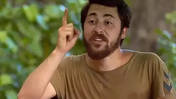 Survivor 2025 kadrosunda yer alacağı iddia edilen Semih Öztürk, eski yarışmacılar Sema ve Adem ile birlikte sosyal medyada poz vererek dikkat çekti. Bu paylaşım sosyal medyada büyük ilgi uyandırdı.