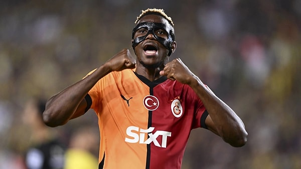 Süper Lig'de Victor Osimhen rüzgarı esiyor. Osimhen golleri, tavırları ve açıklamalarıyla Galatasaray taraftarının gönlünü kazanmış durumda.