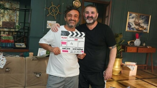 Beşinci filmde Şafak Sezer 'Papaz Fikret' rolünü canlandırken Ersin Korkut da 'Asım' karakterine hayat veriyor. İkili bu filmde İblis'in dünyaya yaydığı virüs yüzünden oluşan zombi ordusuyla mücadele ediyor.