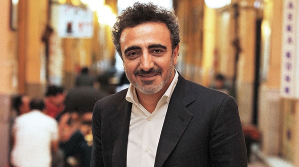 Ulukaya’nın listeye girmesinin en önemli nedenlerinden biri mültecilere iş imkanı sağlamasıyla oldu. Chobani CEO’sunun iş dünyasında etkili bir hayırsever isim olması onu öne çıkardı.