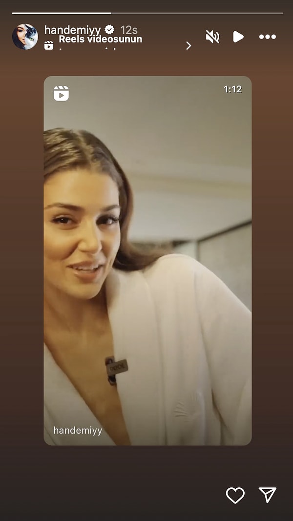 Hande Erçel 👇🏻