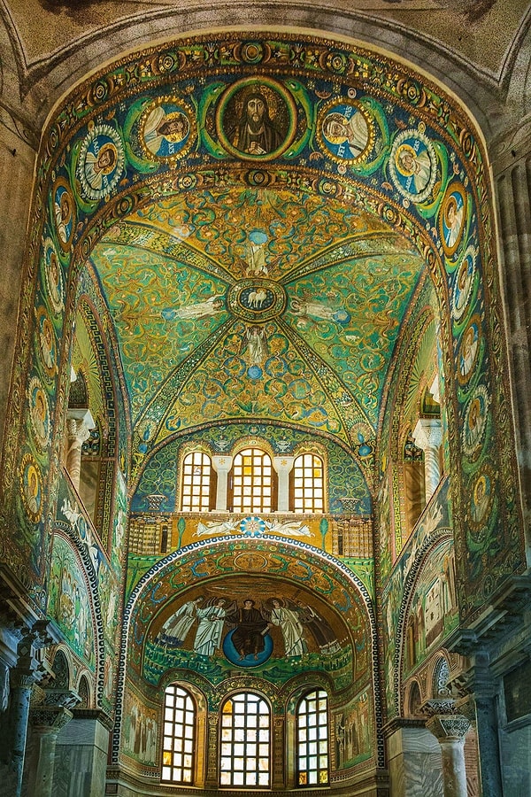 8. 6. yüzyıl İtalya, Ravenna'daki San Vitale Rahip Bazilikası