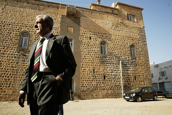 İstanbul Büyükşehir Belediye Başkanı Ekrem İmamoğlu, Mardin'in Derik ilçesindeki tarihi Kasrı Kanco köyünde Ahmet Türk tarafından ağırlandı.