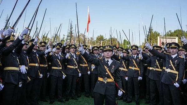 “Bunu insan s... bile, o kadar çirkin bir Kemalist kaşar ama Kemalist olduğu için tecavüz edebilirim buna.”