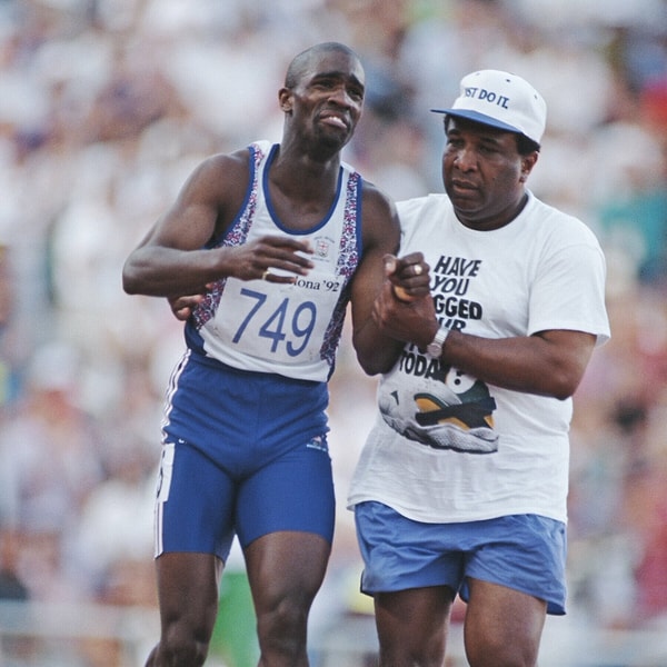 Derek Redmond ve Jim Redmond(Babası): Koşuda sakatlanınca babasıyla birlikte bitiş çizgisine gelmişti.