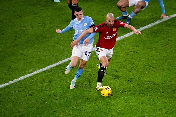 City'nin ligdeki konumu gereği popülerliğini yitirmiş derbi kulübün el değiştirmesi ile yeniden eski rekabetçi günlerine döndü. Manchester United ve Manchester City rekabetinin tarihi yeniden yazılıyor.