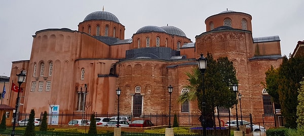 4. Altında gizli tünellerin olduğu söylenen Molla Zeyrek Camii büyük bir sırrı gizliyor gibi...