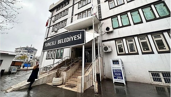 Kabine toplantısında son olarak Tunceli ve Ovacık belediyelerine atanan kayyumların da konuşulması bekleniyor.