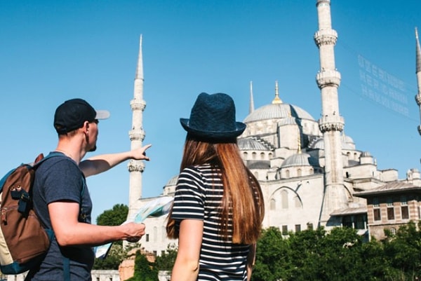 Avrupa ülkelerinde dikkat çeken turizm dalgası git gide büyüyor! Milyonlarca insan adeta dünyanın en güzel şehirlerini keşfe çıkıyor.