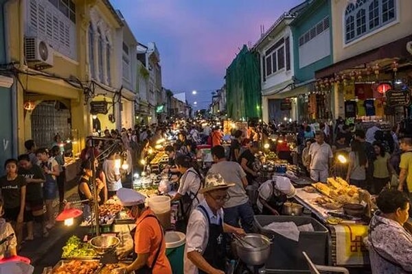 Phuket Gece Pazarları’na uğramadan dönmek olmaz!