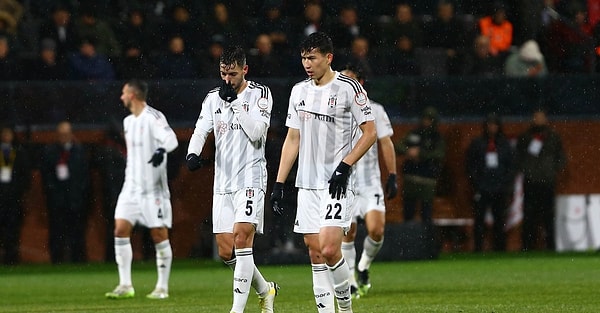 Beşiktaş, Ocak ayında çıktığı 6 lig maçına 3 yenilgi 1 beraberlik 2 galibiyet sığdırabildi. Kupada da Eyüpspor'u eledi. En dramatiği şüphesiz Pendikspor'a karşı alınan 4-0'lık mağlubiyetti.