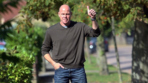 Brad Friedel, "Avukatımla birlikteyim. Tüm gerçekler ortaya çıktığında gerçekten mutlu olacağım, ki yakında olacak" açıklaması yaptı.