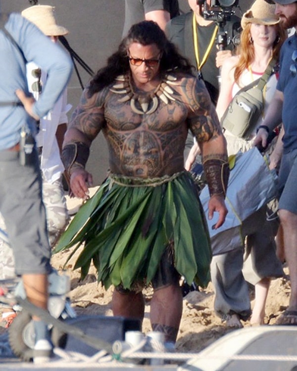 While portraying a shape-shifting demigod, leaked photos from the set showed his muscles looking less defined, which quickly caught the attention of social media users.