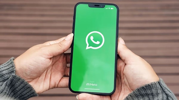 Bugün yeni bir gelişme daha yaşandı. WhatsApp'tan eski model iPhone kullanan kişilere kötü haber geldi.