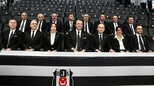 Hasan Arat'ın Serdal Adalı'ya karşı yarışıp kazandığı seçimin ardından Beşiktaş'ta işler sürekli krizlerle anılmaya başladı.