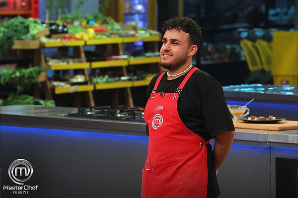 Şeflerin değerlendirmesinin ardından son ikiye Alper ve Erim kaldı. MasterChef'te haftanın 4. eleme adayı Erim oldu.