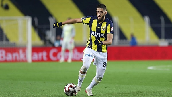 Kiralık olarak geldiği Lille ve Fenerbahçe arasında bu durumun sorun olduğunu söyleyen futbolcu bu sebeple Cezayir milli takımında da forma giyemediğini ve o takımın Afrika Kupası'nı aldığını söyledi.