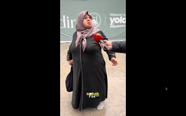 Orada bulunan bir gencin kıyafetine de aynı yorumları yapınca genç "Ne yapayım abla, giyinmeyeyim mi?" diyerek şaşkınlığını dile getirdi.