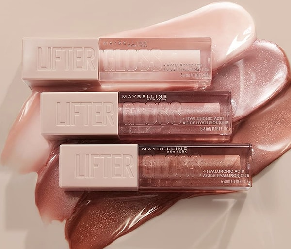 Maybelline New York Lifter Gloss Nemlendirici Dudak Parlatıcısı, dudaklarınıza anında dolgunluk ve kalkıklık kazandırır.