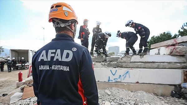 AFAD, Sednaya Hapishanesi'nde mahsur kaldığı düşünülen kişiler için çalışmalara başladı.