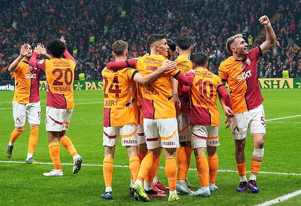 Süper Lig'in 16. haftasında lider Galatasaray, Trabzonspor'u konuk etmiş, sahadan 4-3'lük galibiyetle ayrılmıştı.