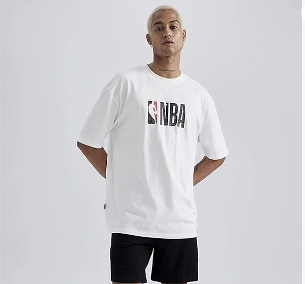 DeFactoFit NBA Wordmark Oversize Fit Bisiklet Yaka Kısa Kollu Tişört