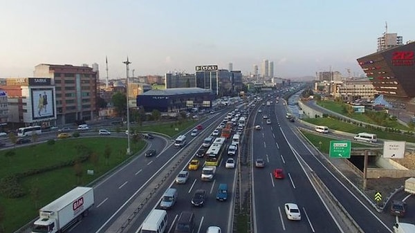 Basın Ekspres'in zirvede olduğu en çok kaza yapılan yol listesinde öne çıkan diğer konumlar ise şöyle oldu: