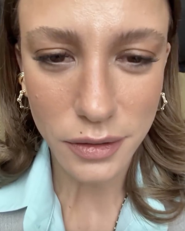 Bir çok set pozunun dışında bir de şarkı videosu iliştiren Serenay Sarıkaya, Mabel Matiz'in 'Ya Bu İşler Ne' parçasına getirdiği arabesk yorumunu da ekledi.