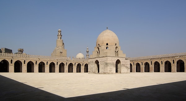 İbn Tolun Camii hangi şehirde yer alıyor, biliyor musun?