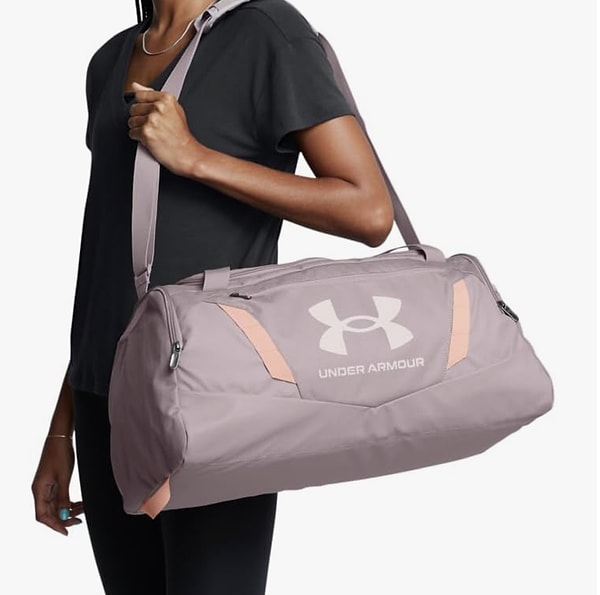 UNDER ARMOUR Undeniable 5.0 Duffle SM Spor Çantası, günlük performans ihtiyaçlarınız için mükemmel bir şekilde tasarlanmış.