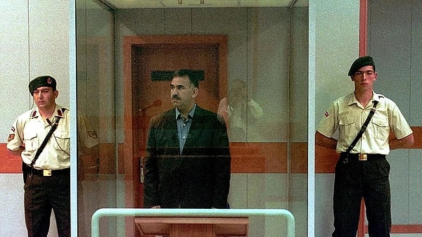 DEM Parti İstanbul Milletvekili Sırrı Süreyya Önder ile Van Milletvekili Pervin Buldan İmralı'ya giderek Abdullah Öcalan ile görüştü. Görüşmeye ilişkin ilk açıklama DEM Parti'den geldi. Açıklamada, "Görüşmenin içeriği hakkındaki bilgileri ve değerlendirmeleri heyetimiz ilerleyen saatlerde basın ve kamuoyuyla paylaşacaktır." ifadelerine yer verildi.