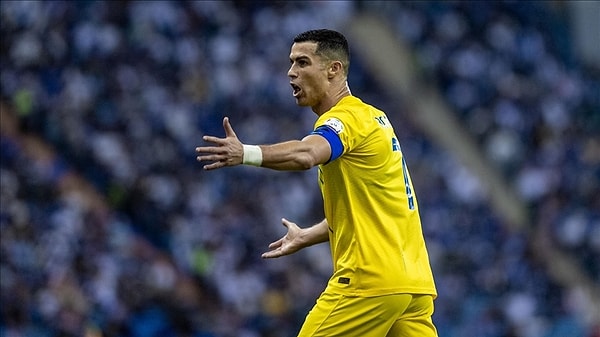 Cristiano Ronaldo, Suudi Arabistan Ligi'nin kalitesini överken Ligue 1'e eleştirilerde bulundu.