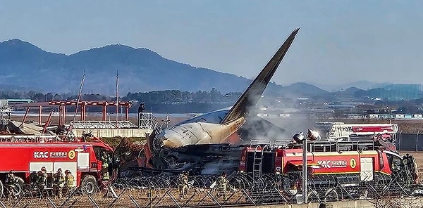 175 yolcu ve 6 uçuş görevlisinin bulunduğu uçakta ilk belirlemelere göre sadece 2 kişi sağ olarak kurtuldu. 179 kişi ise hayatını kaybetti.