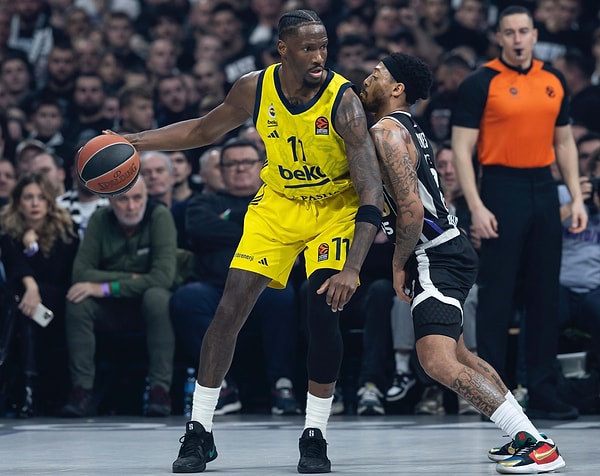 Turkish Airlines EuroLeague'in 18. hafta maçında Partizan Mozzart’a konuk olan Fenerbahçe Beko, parkeden 90-81'lik skorla mağlup ayrıldı.